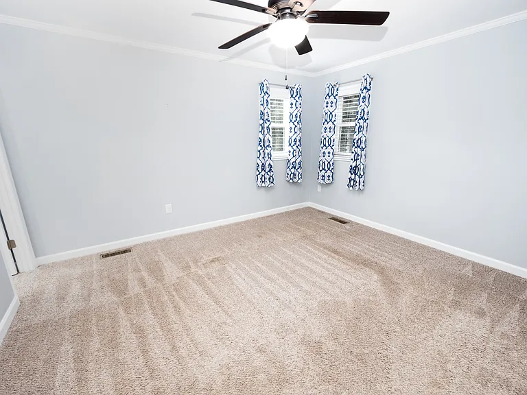 512 Haywood Creek Dr — Photo 19