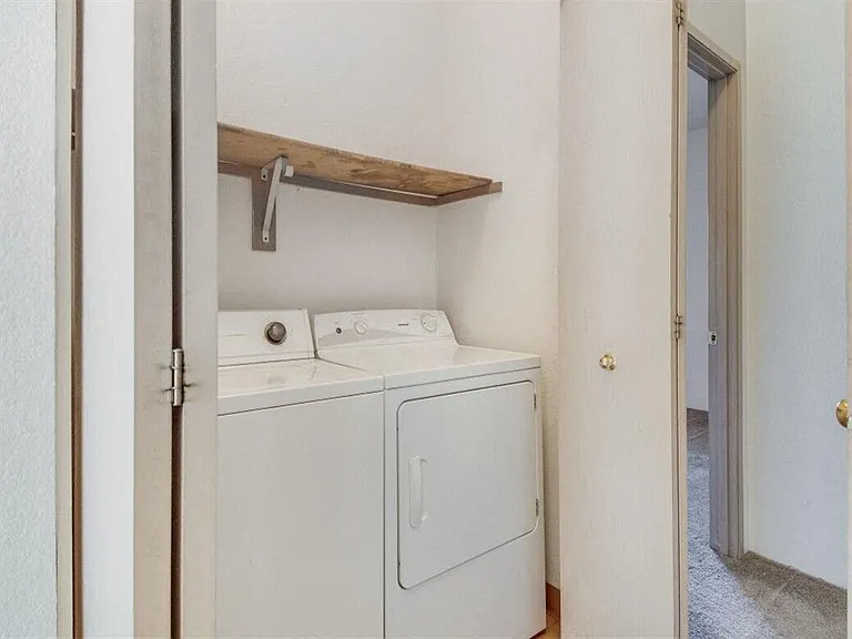 Chelsey Lane Apartments — Photo 15