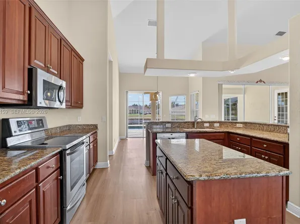 1414 NE 2nd Ter, Cape Coral, FL 33909