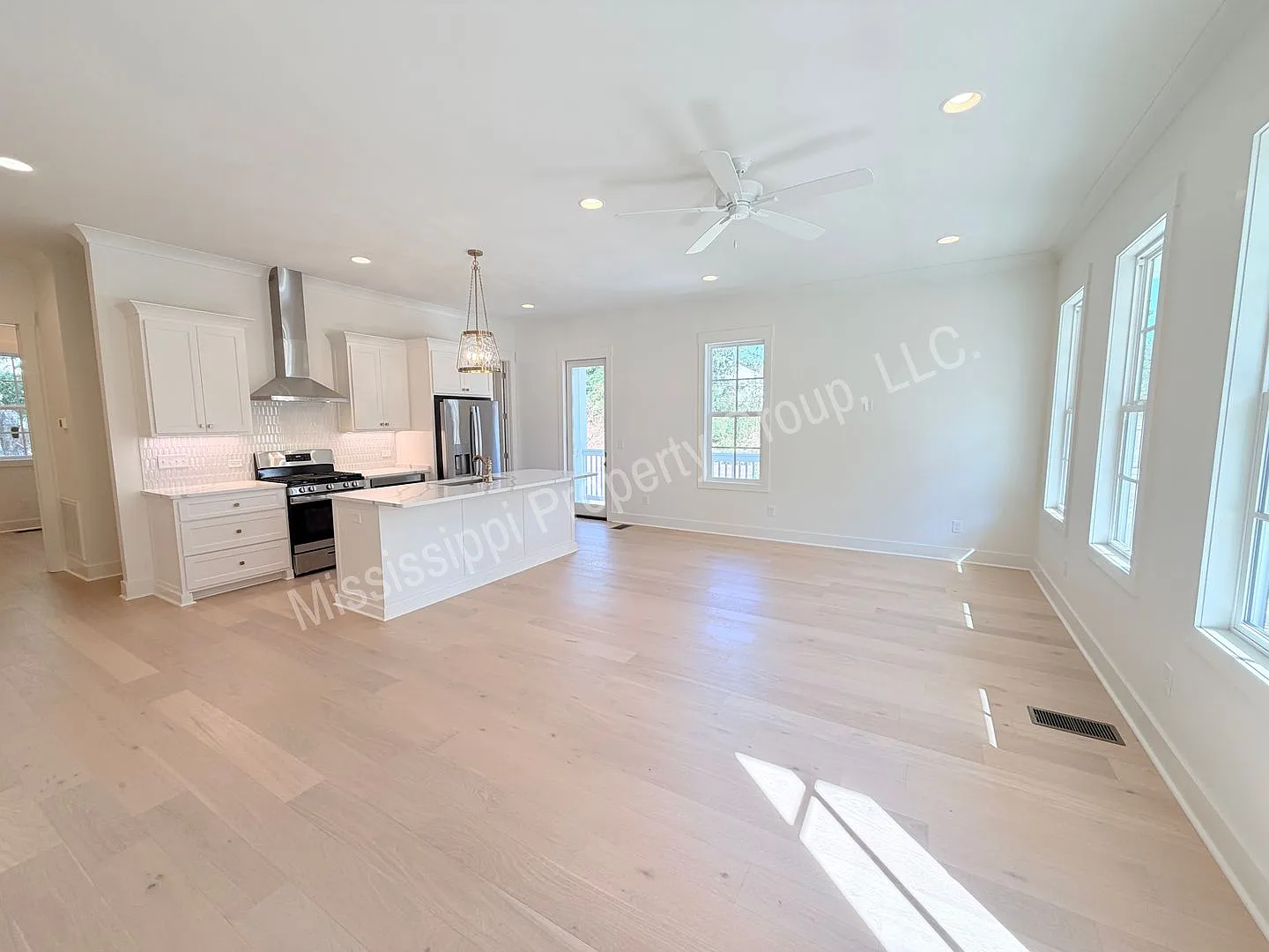 New Construction - 4BR/4.5BA — Photo 3