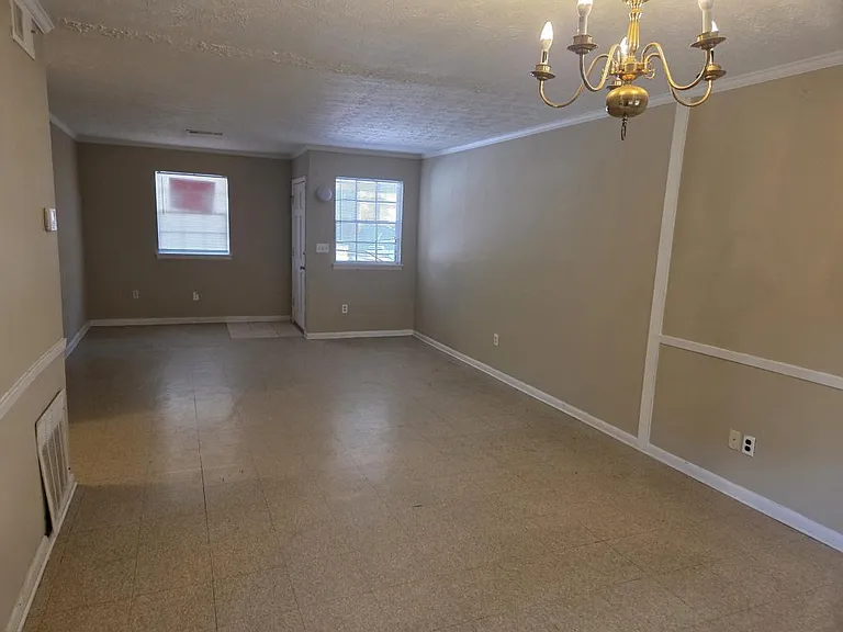 897 Six Oaks Cir — Photo 7