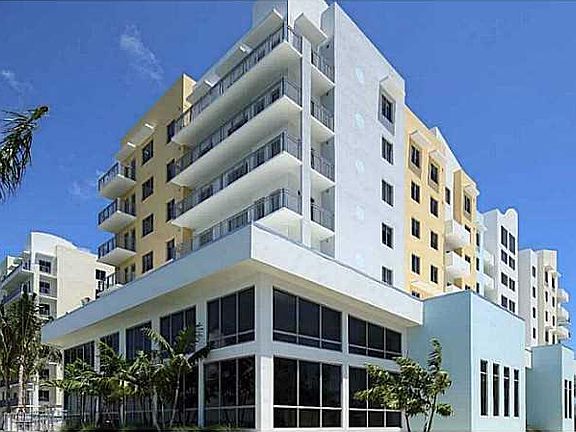 5th image of 8001 West Dr #708