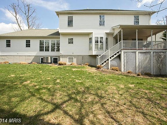 5th image of 127 Lucy Long Ct