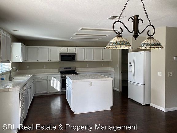 4th image of 46463 Vianne Ct