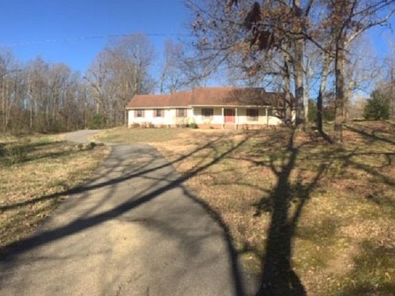 2nd image of 101 Dogwood Ave