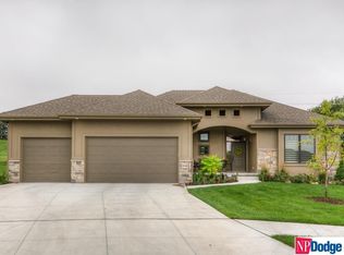 19045 Cuming Cir, Elkhorn, NE 68022