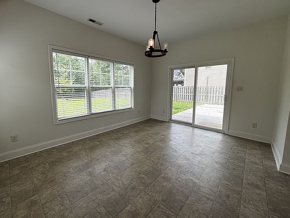 3rd image of 213 Admiral Ct