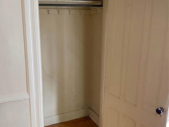 4th image of 121 Park Pl