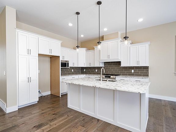 3rd image of 3117 Peregrine Ln