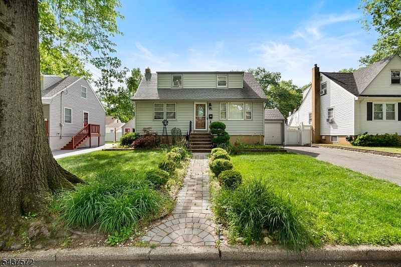 1st image of 914 Inwood Pl