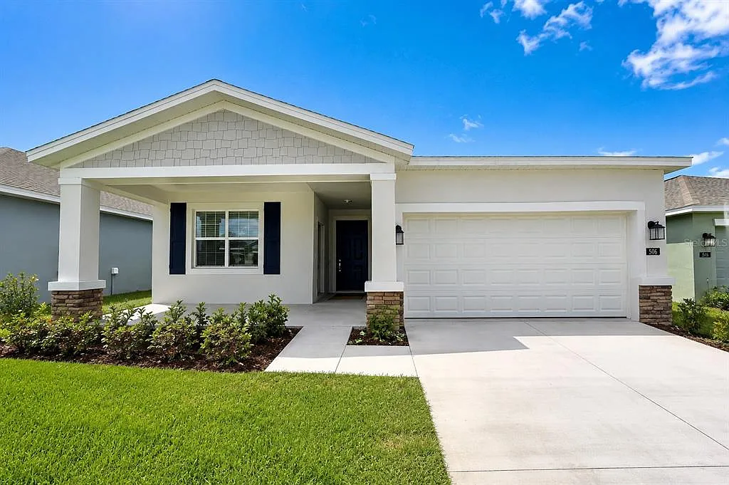 3 bed, 2.0 bath, 2120 sqft, $2,470 — Photo 1