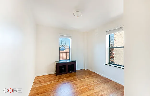 Rented by CORE | media 5