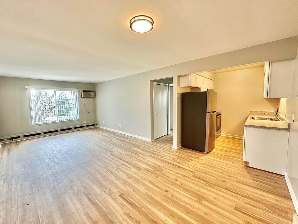 1st image of 33214 Harper Ave