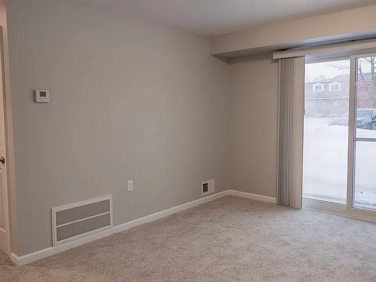11 Robert Dr #211 — Photo 12