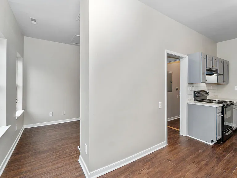 2413 Lamb Ave #4 — Photo 13