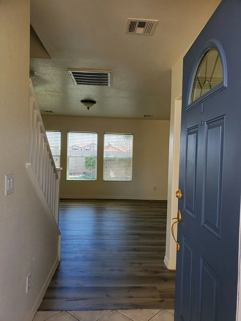 Building Photo - 596 Siciliano St