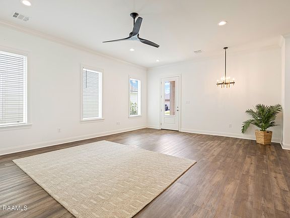 3rd image of 213 Alpine Dr