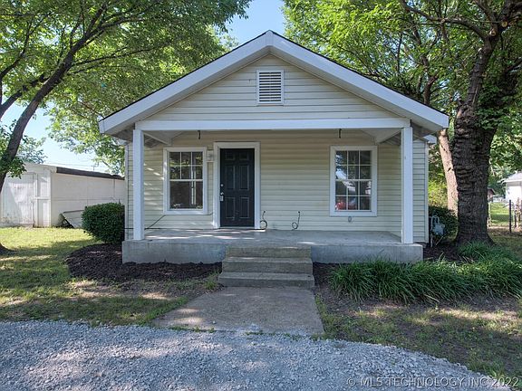 3rd image of 211 W Galveston St