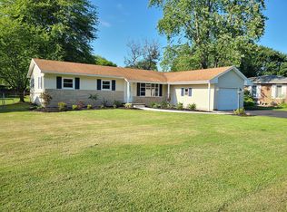 2304 Mimosa Dr, Olney, IL 62450