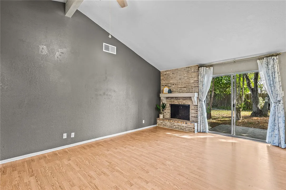 3 bed, 1431 sqft, $1,850 — Photo 3