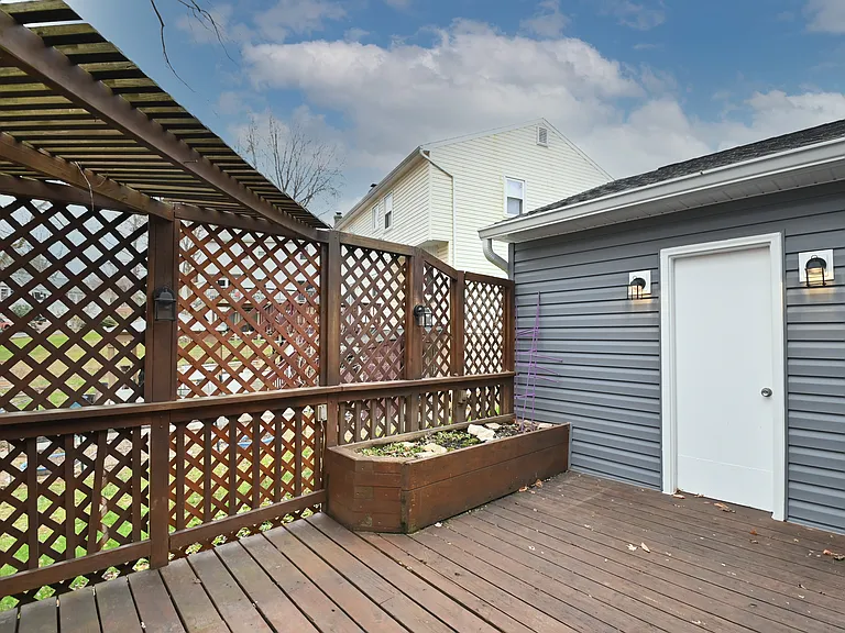 7775 Newington Woods Dr — Photo 22