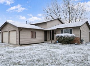 1061 Amherst Ln, University Park, IL