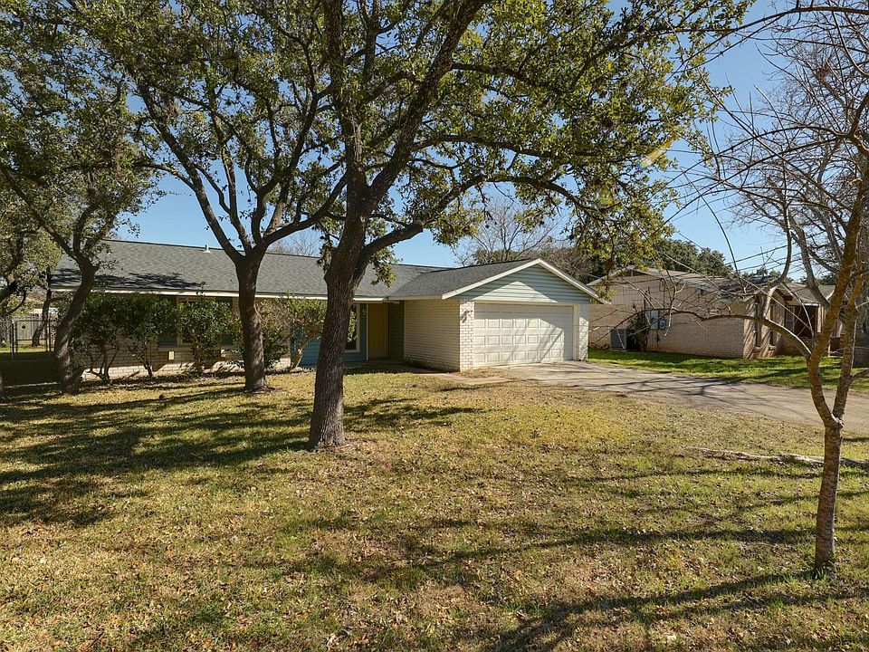 1st image of 2104 N Celia Dr