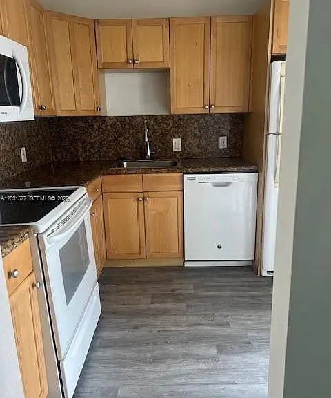 3475 N Country Club Dr #204 — Photo 20