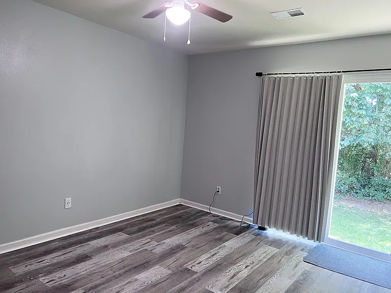 139 Rockyreef Cir — Photo 13