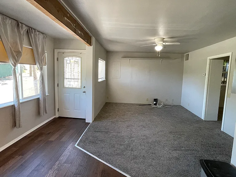 1129 Pleasant Ave — Photo 10