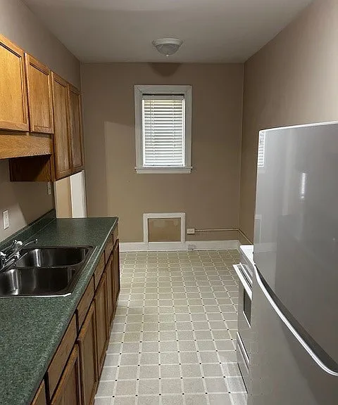 100 Bradford Ave #4 — Photo 5