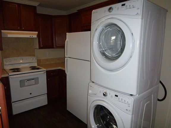 3rd image of 1223 Barton St #1223