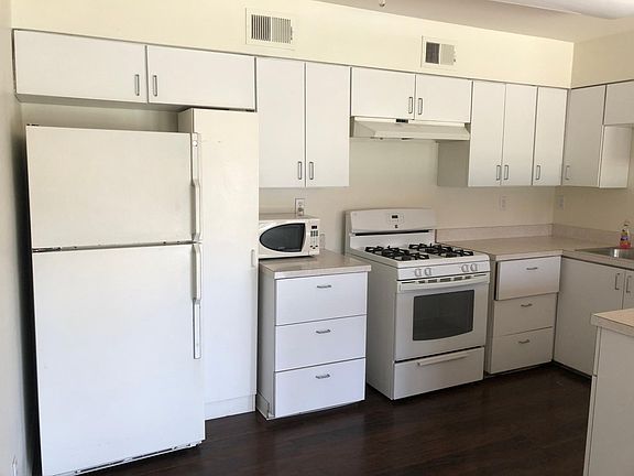 5th image of 12809 Kling St