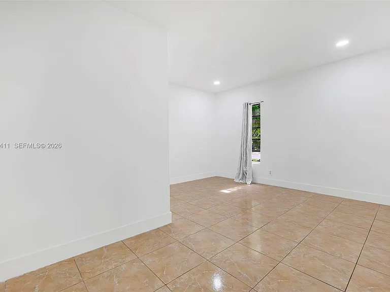 6101 SW 24th St — Photo 13