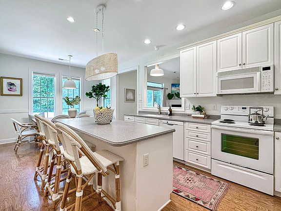 4th image of 3755 Saint Ellens Dr