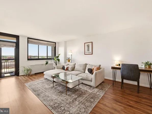 801 N Pitt St APT 1601, Alexandria, VA 22314