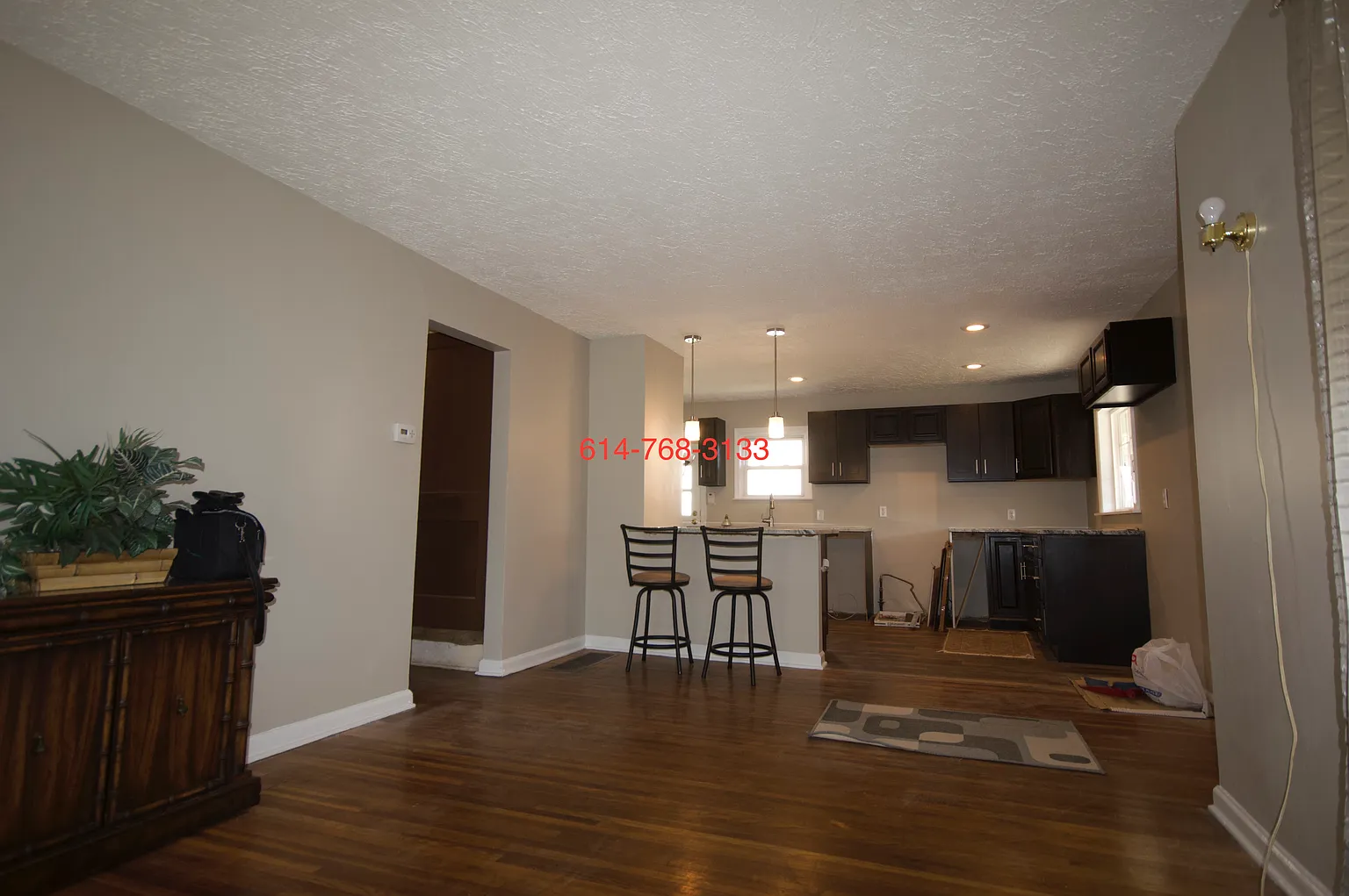 2547 Hamilton Ave photo 1