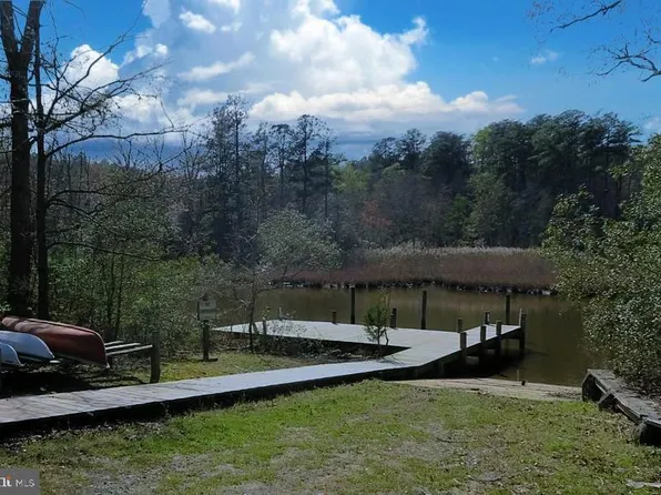 20 Lakeview Dr, Heathsville, VA 22473