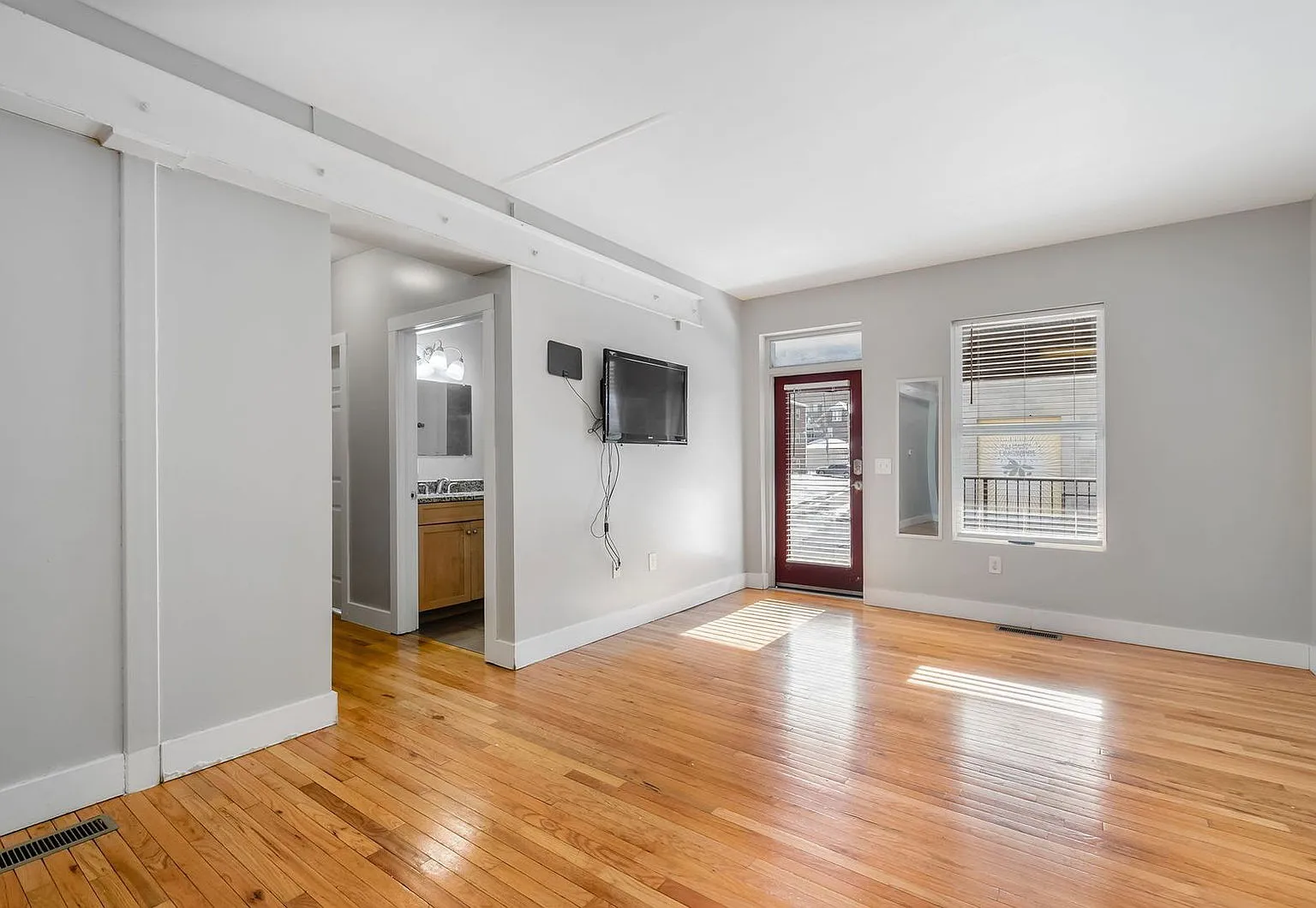 3 bed, 2.0 bath, $1,699 — Photo 4