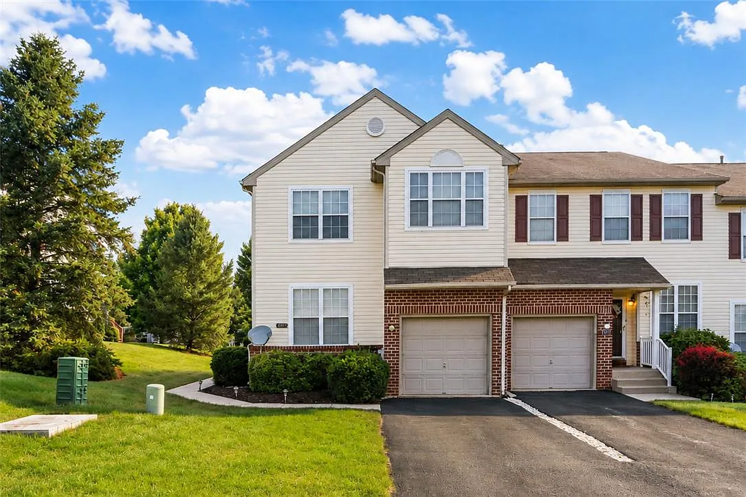 3 bed, 2.5 bath, 2022 sqft, $2,750 — Photo 1