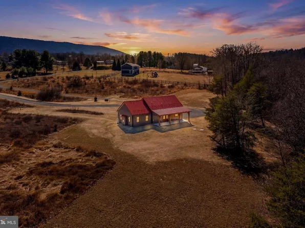 237 Foggy Bottom Ln, Berkeley Springs, WV 25411