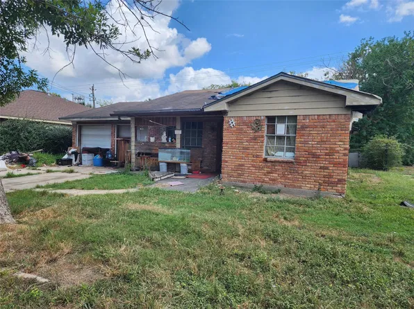 11810 Plum Meadow Ln, Houston, TX 77039