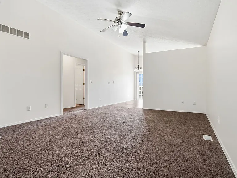 1102 Rader Run — Photo 4