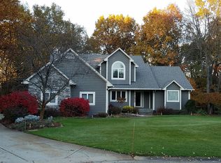 11800 Old Oaks Dr, Davisburg, MI 48350