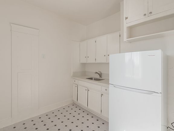 3rd image of 4309 S Main St #207