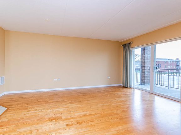 5th image of 6759 W Forest Preserve Ave APT 205