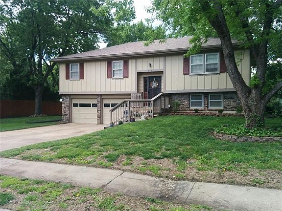 2nd image of 912 W Woodside Dr
