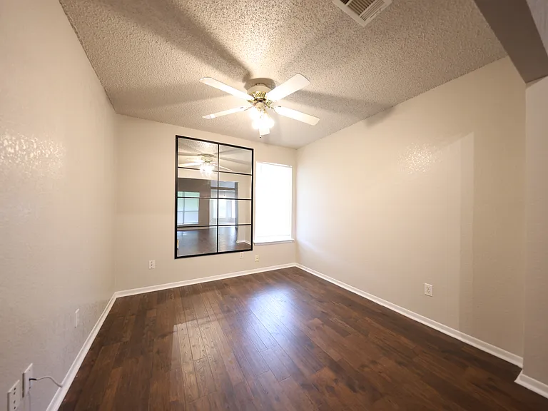 1702 Clairidge Ave — Photo 12