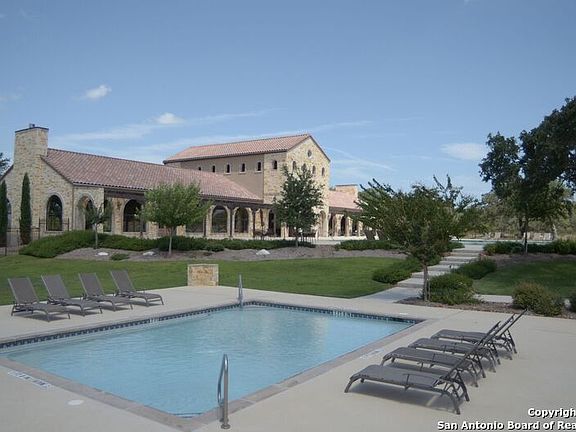5th image of 374 W Bridle Trail