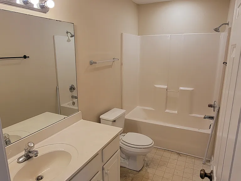 1802 Barberry Dr — Photo 5